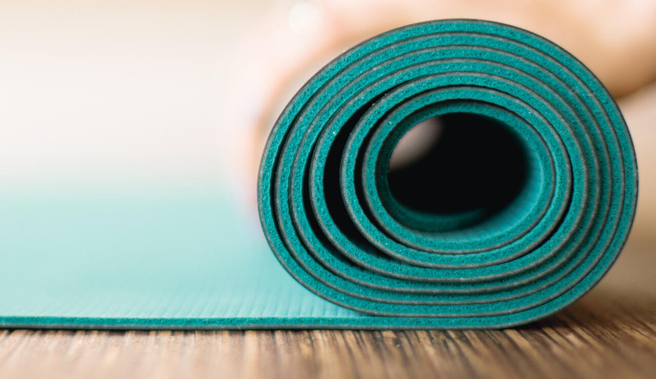 Das Material stand im Fokus des Yogamatten-Tests. Uns interessierte, ob Schadstoffe drin stecken. Das Material stand im Fokus des Yogamatten-Tests. Uns interessierte, ob Schadstoffe drin stecken.