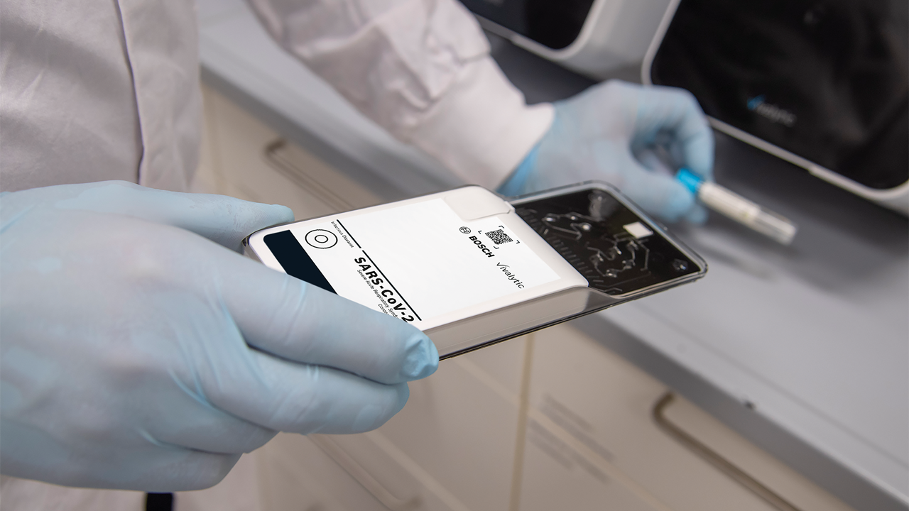 Der PCR-Schnelltest von Bosch eignet sich für mobile Testzentren. Der PCR-Schnelltest von Bosch eignet sich für mobile Testzentren.