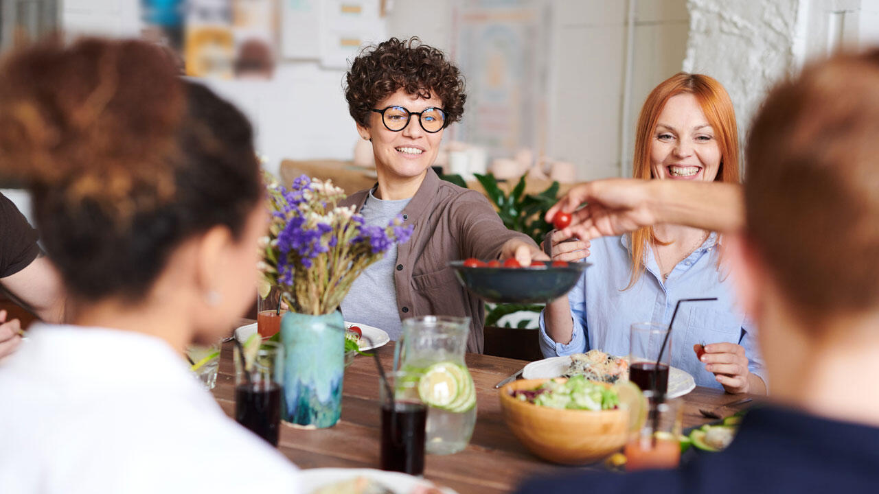 Gesunde Ernährung bedeutet auch bewussten Genuss beim Essen. Gesunde Ernährung bedeutet auch bewussten Genuss beim Essen.