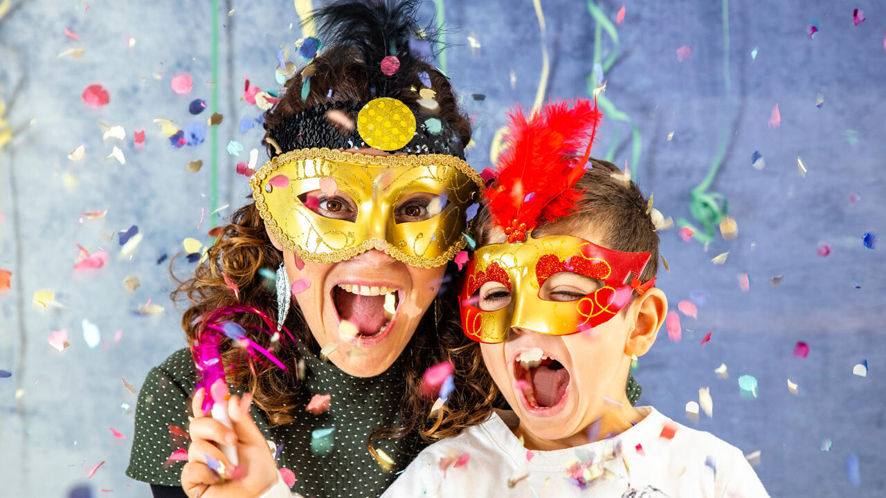 Mit unseren Sicherheits-Tipps machen Fasching und Karneval auch im kleinen (Familien-)Kreis Spaß Mit unseren Sicherheits-Tipps machen Fasching und Karneval auch im kleinen (Familien-)Kreis Spaß
