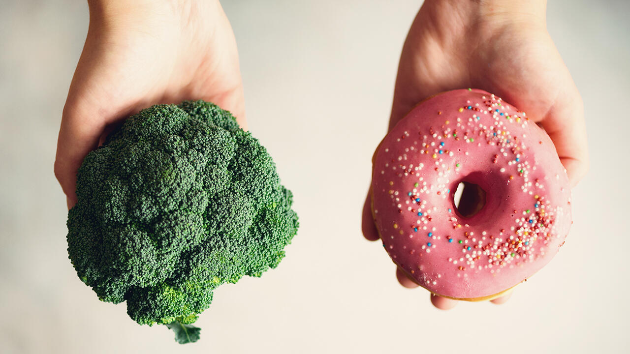 Um das Immunsystem zu stärken, sollten Menschen wenig Zucker zu sich nehmen. Um das Immunsystem zu stärken, sollten Menschen wenig Zucker zu sich nehmen.