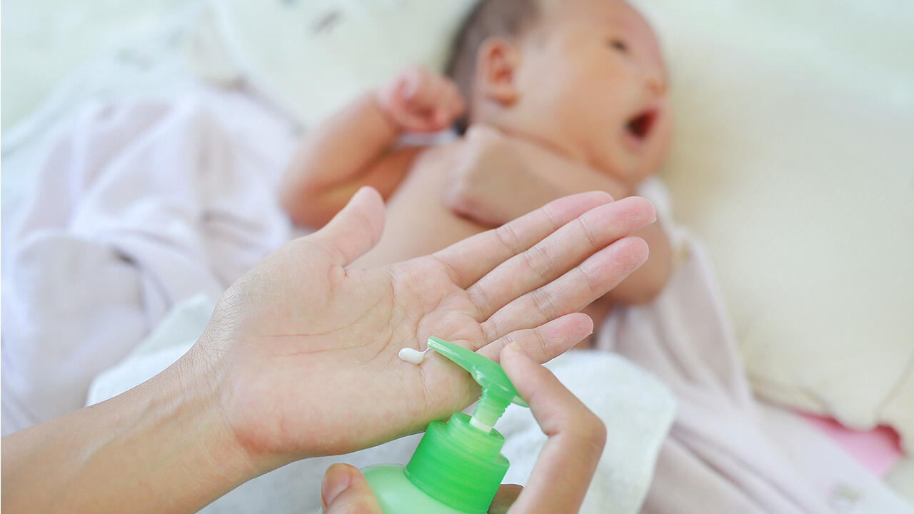Bei wunden Babypopos greifen viele Eltern zu Wundschutzcremes. Bei wunden Babypopos greifen viele Eltern zu Wundschutzcremes.
