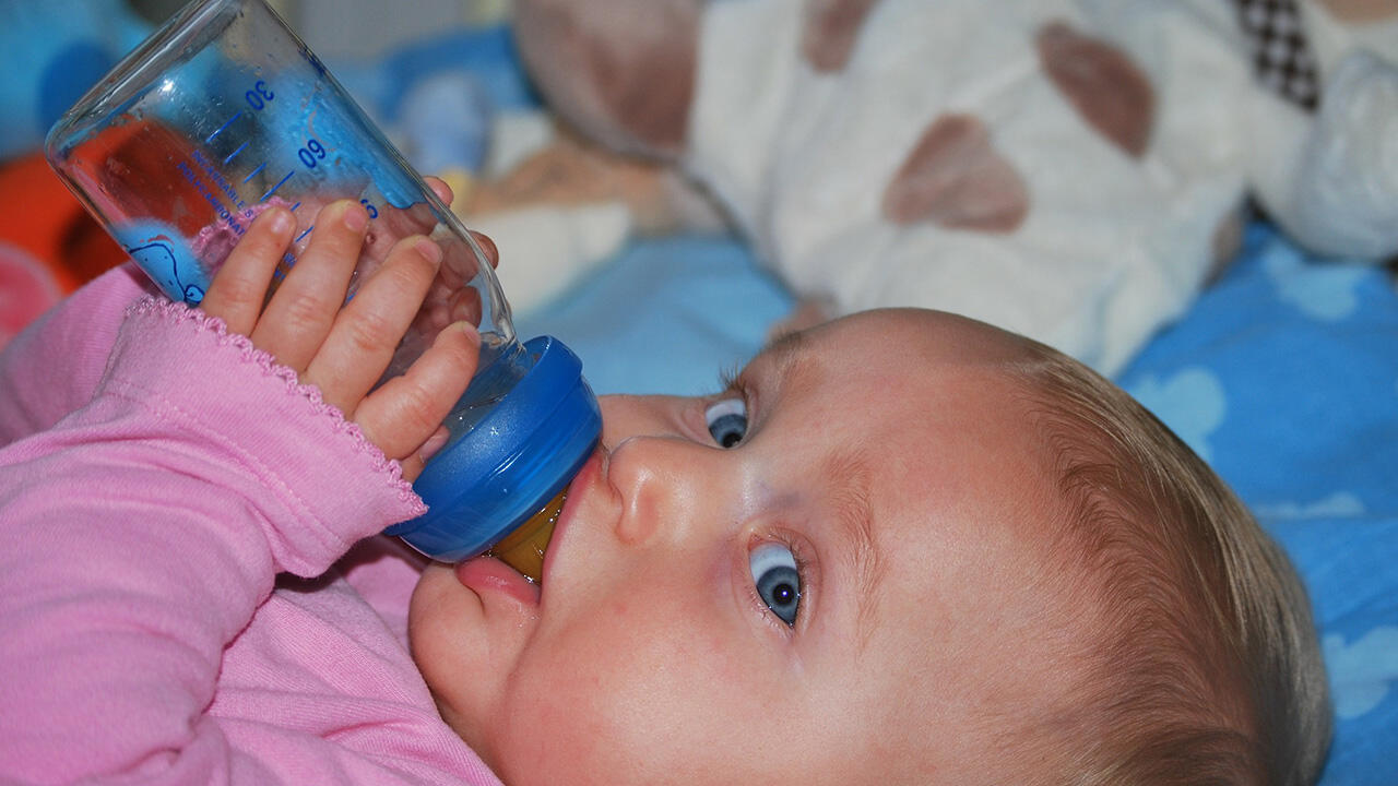 In einigen Milchpulvern im Test fehlen für Säuglinge wichtige Nährstoffe. In einigen Milchpulvern im Test fehlen für Säuglinge wichtige Nährstoffe.