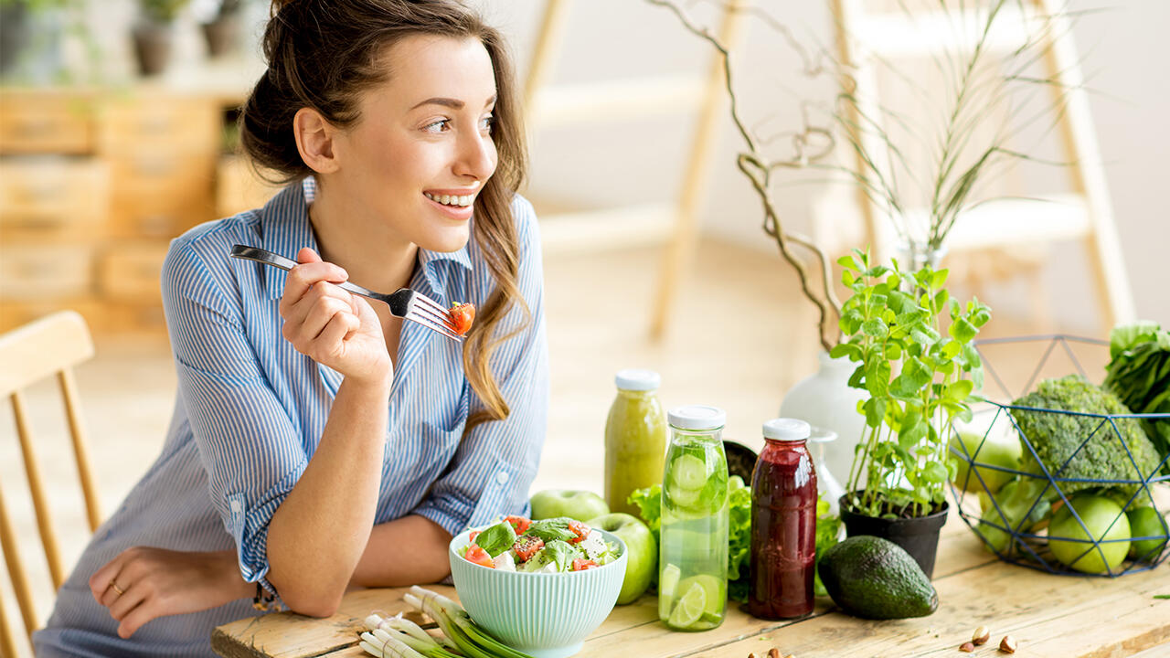 Auch mit einer veganen Ernährung lässt sich der Proteinbedarf decken. Auch mit einer veganen Ernährung lässt sich der Proteinbedarf decken.