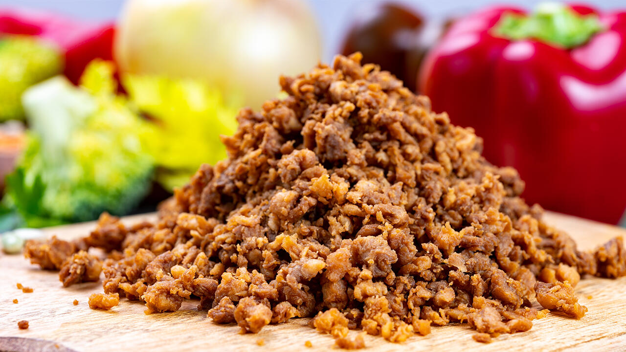 Veganes Hackfleisch im Test: Wir haben 20 Fleischersatz-Produkte überprüft. Veganes Hackfleisch im Test: Wir haben 20 Fleischersatz-Produkte überprüft.