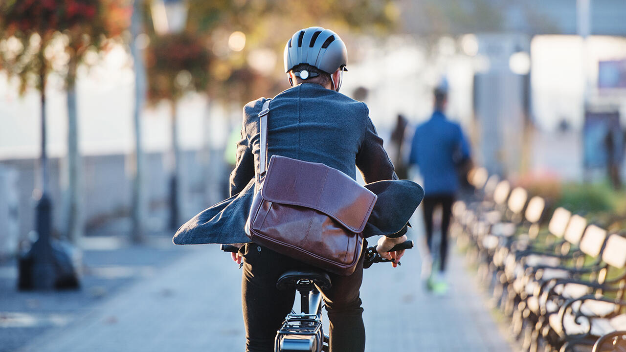 Welches Fahrrad passt zu Ihnen: Alltagsrad, Cargobike, Trekkingbike oder E-Bike? Welches Fahrrad passt zu Ihnen: Alltagsrad, Cargobike, Trekkingbike oder E-Bike?