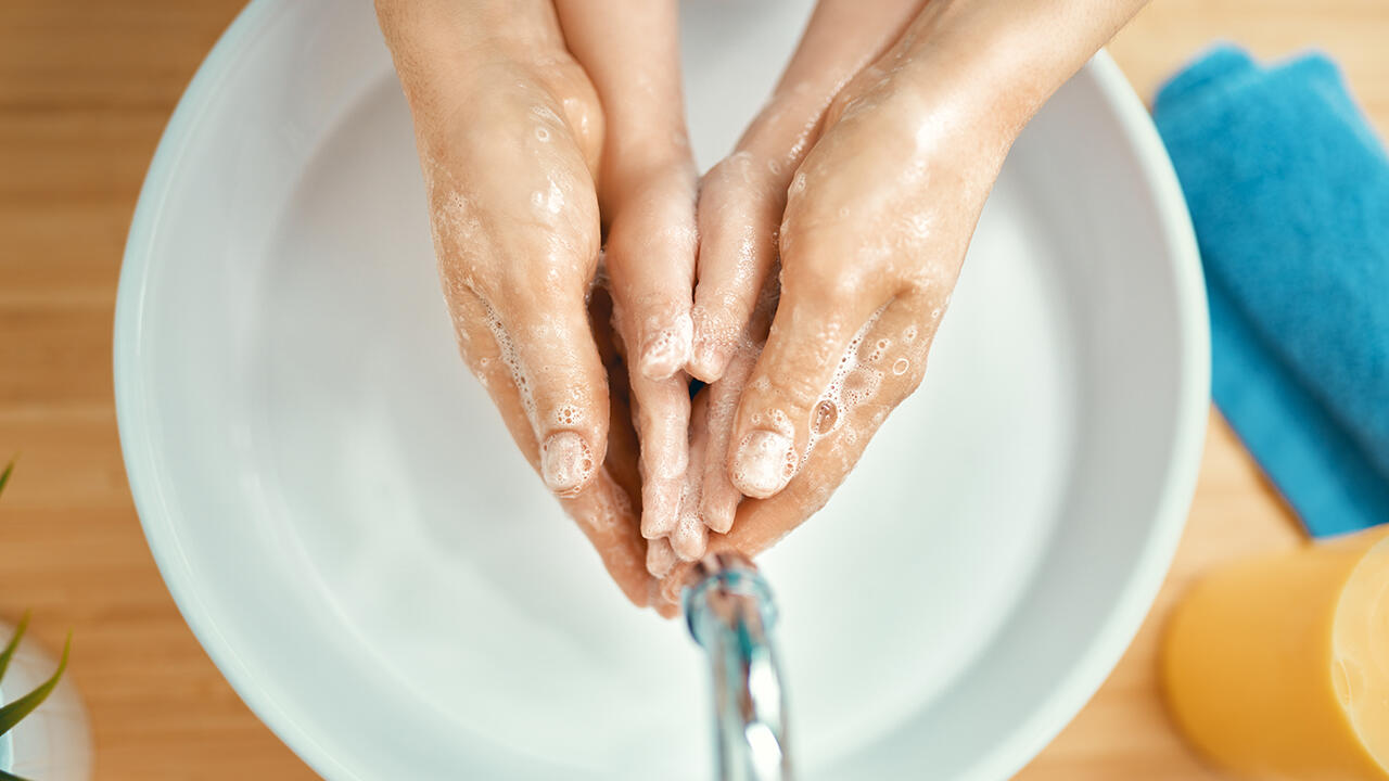 Laut Herstellerangaben ist die Eucerin Waschlotion auch für Babys und Kinder geeignet. Laut Herstellerangaben ist die Eucerin Waschlotion auch für Babys und Kinder geeignet.