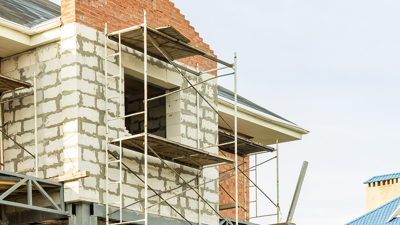 Unter dem Gebäudeenergiegesetz ist eine Energieberatung für Renovierungen Plficht. Unter dem Gebäudeenergiegesetz ist eine Energieberatung für Renovierungen Plficht.