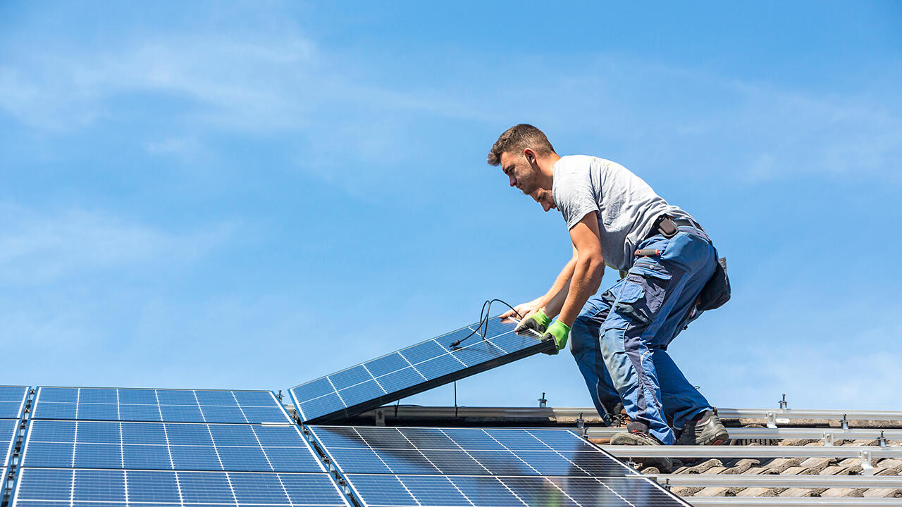 Die Förderung von Solaranlagen ist nun in die Fördermaßnahmen für Effizienzhäuser integriert.
