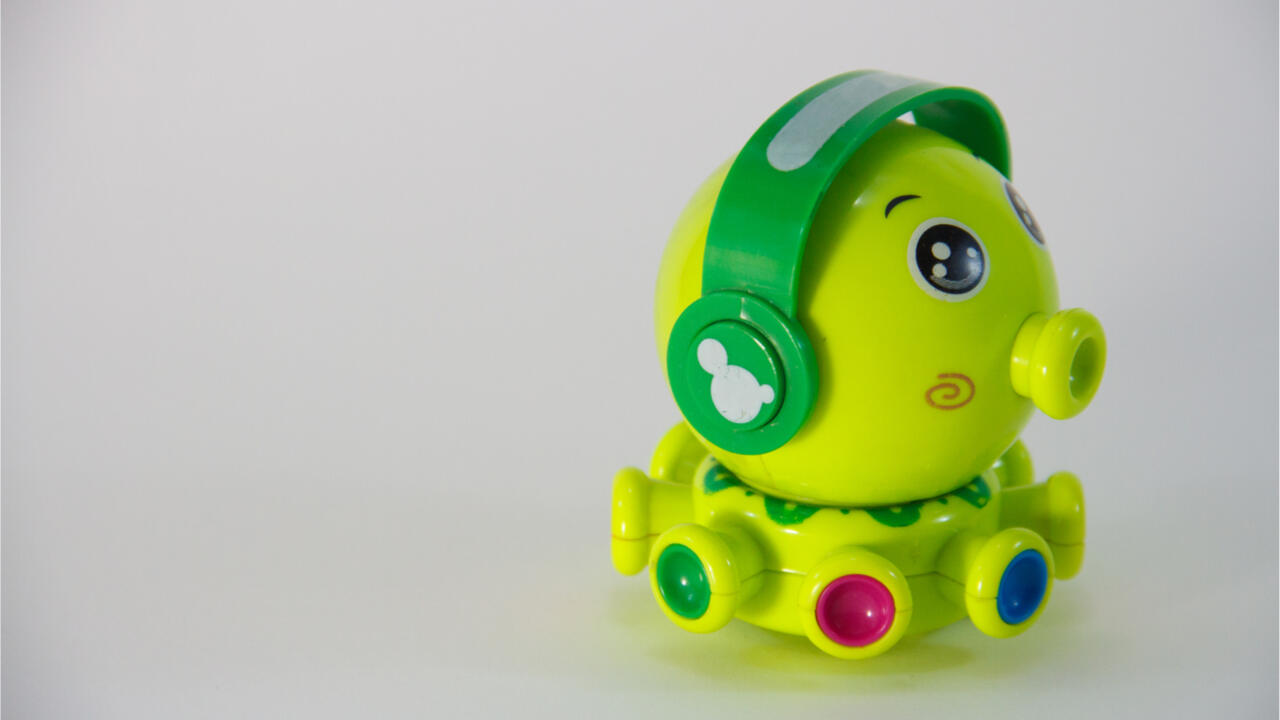 Sieht süß aus, geht es kaputt, ist es leider: Elektroschrott. Der Grund: Das Spielzeug enthält eine Batterie. Sieht süß aus, geht es kaputt, ist es leider: Elektroschrott. Der Grund: Das Spielzeug enthält eine Batterie.