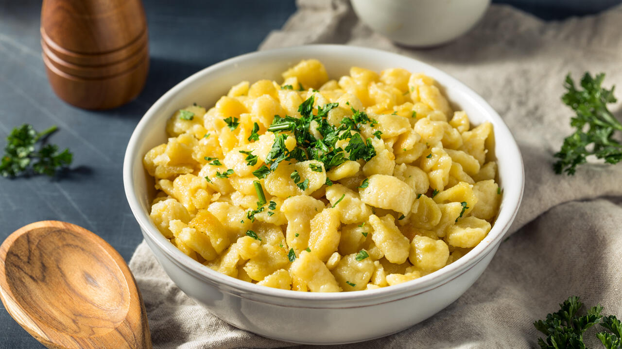 Die Firma Henglein hat "Frische Knöpfle Eierspätzle" zurückgerufen. Die Firma Henglein hat "Frische Knöpfle Eierspätzle" zurückgerufen.