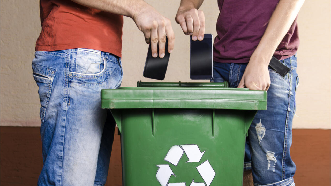 Lassen Sie Ihr Gerät fachgerecht recyceln – oder spenden Sie es besser an eine Umweltschutzorganisation. Lassen Sie Ihr Gerät fachgerecht recyceln – oder spenden Sie es besser an eine Umweltschutzorganisation.