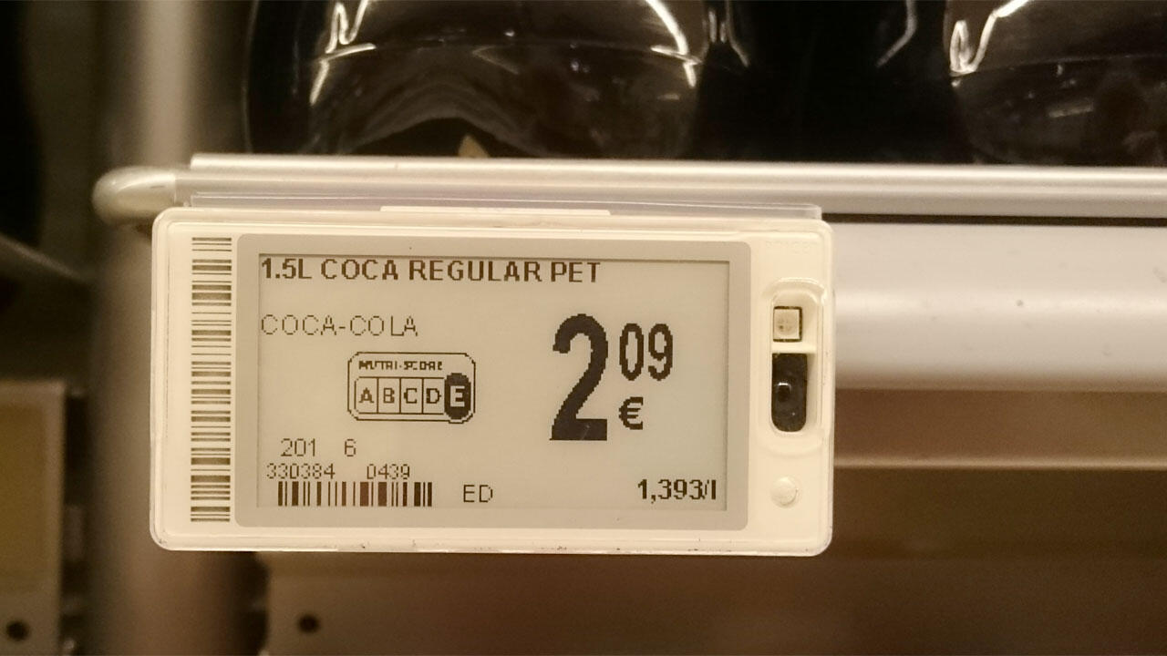 Foto einem französischen Supermarkt: Coca Cola erhält den schlechtesten Score (2019) Foto einem französischen Supermarkt: Coca Cola erhält den schlechtesten Score (2019)