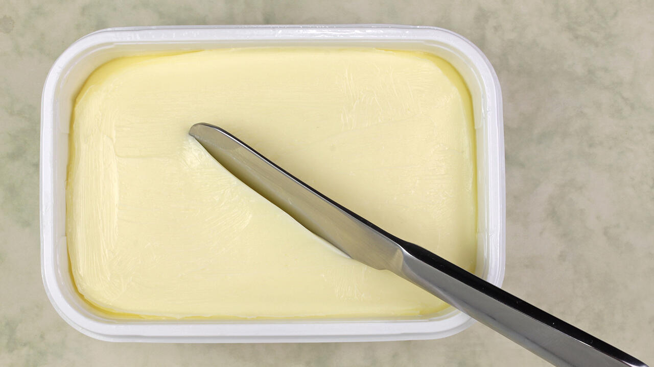 Margarine gilt als umweltfreundliche Alternative zu Butter. Doch unser Test zeigte, dass es in puncto Nachhaltigkeit noch viel Luft nach oben gibt.