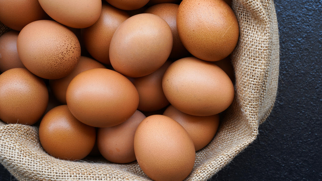Rohe Eier sollten Sie nicht mit Schale einfrieren.