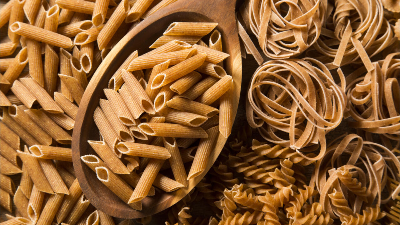 Zu einer ausgewogenen Ernährung gehören auch Getreideprodukte – gerne in Form von Nudeln und anderen Teigwaren. Vollkorn ist dabei in aller Regel der Vorzug zu geben, was die Nährstoffe betrifft. Zu einer ausgewogenen Ernährung gehören auch Getreideprodukte – gerne in Form von Nudeln und anderen Teigwaren. Vollkorn ist dabei in aller Regel der Vorzug zu geben, was die Nährstoffe betrifft.