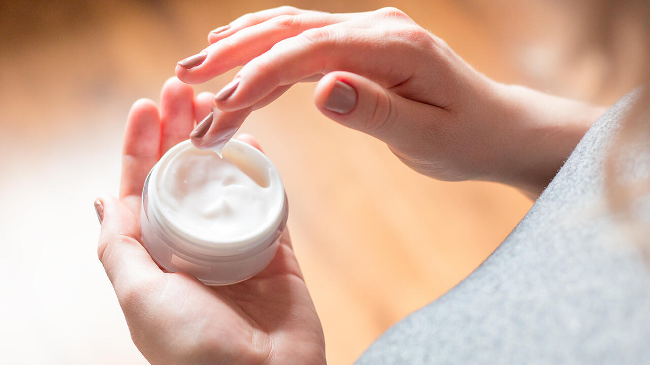 Gesichtscreme für trockene Haut im Test: Wir haben 20 Produkte überprüft.