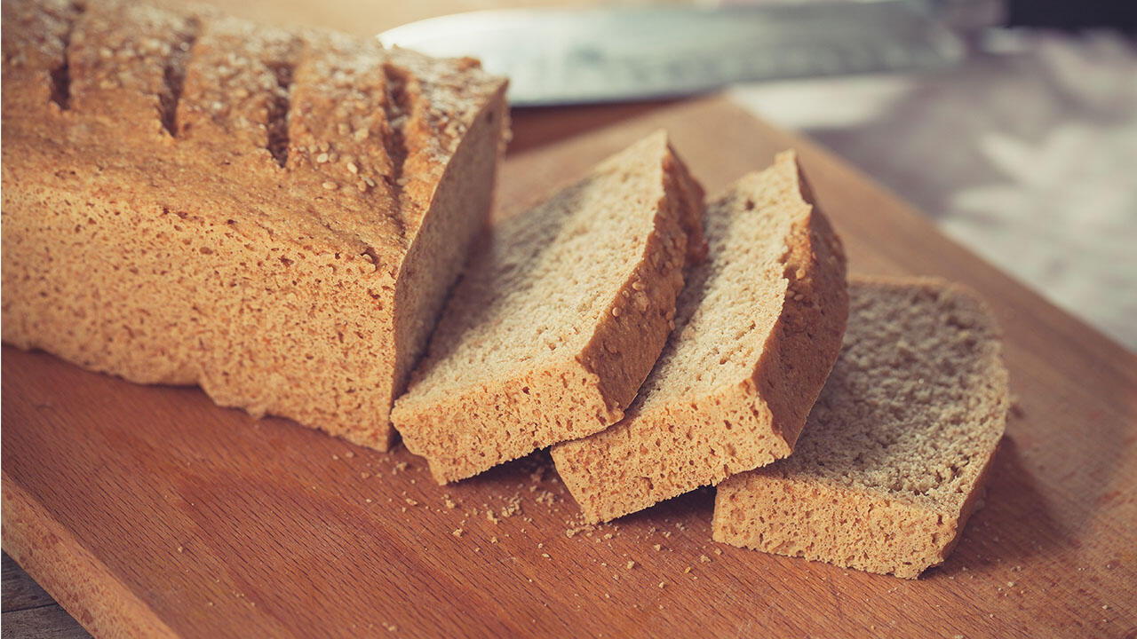 Glutenfreies Brot backen: Alternativen für Weizen- und Roggenmehl sind gefragt.