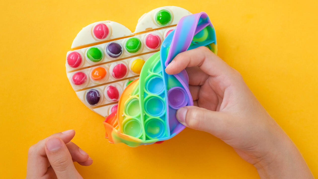 Die Pop it-Toys sind nicht zum Backen geeignet. Die Pop it-Toys sind nicht zum Backen geeignet.