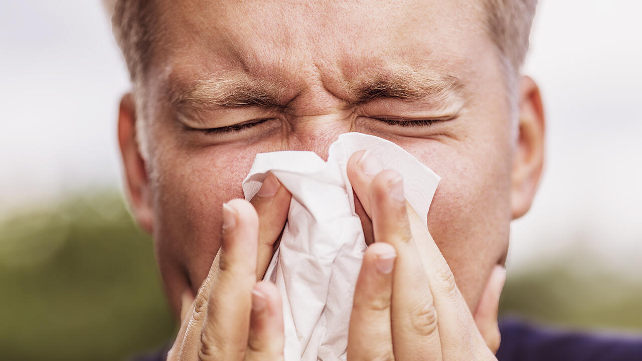 Symptome bei Hausstaubmilbenallergie: Viele Allergiker leiden unter einer verstopften Nase. 