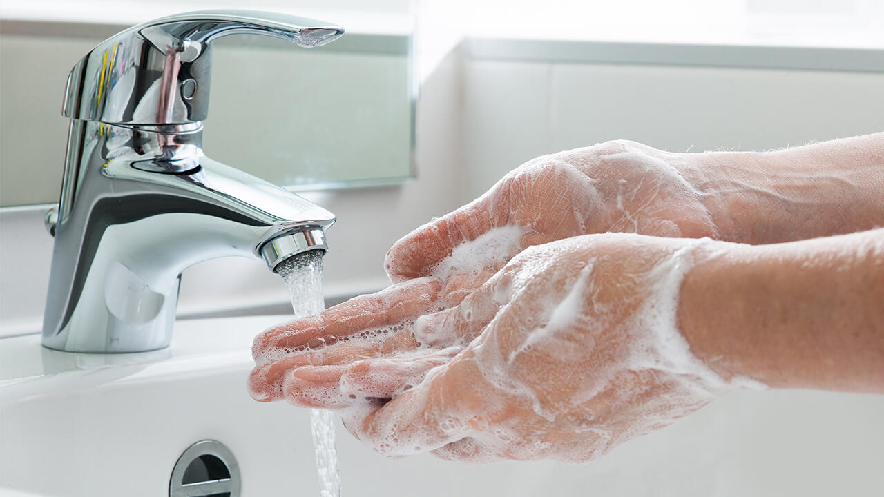 Hygiene: Händewaschen entfernt etwa 90 bis 99 Prozent der Keime. 