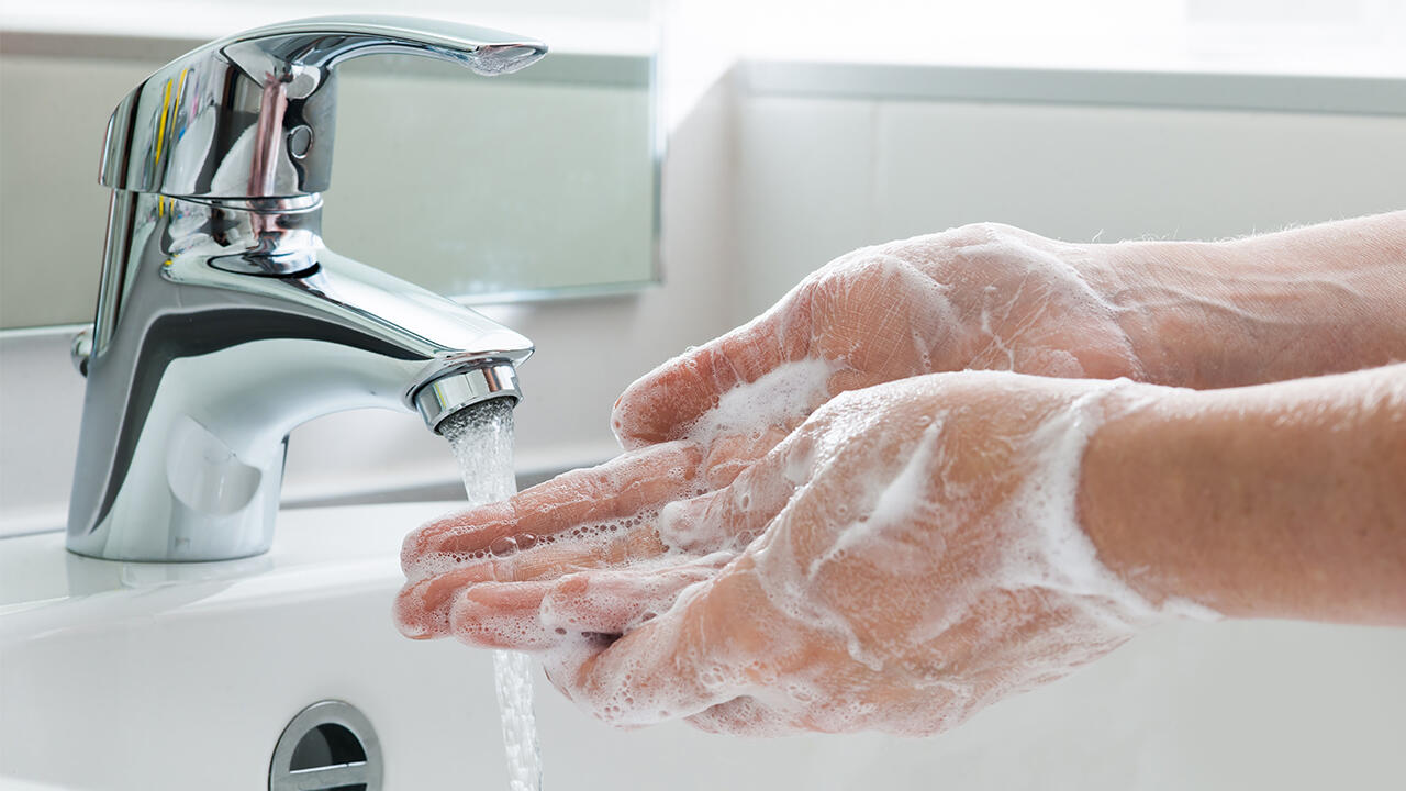 Hygiene: Händewaschen entfernt etwa 90 bis 99 Prozent der Keime. Hygiene: Händewaschen entfernt etwa 90 bis 99 Prozent der Keime.