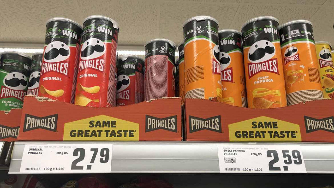 Höherer Preis, weniger Inhalt: Die Pringles-Chips sind "Mogelpackung des Monats". Höherer Preis, weniger Inhalt: Die Pringles-Chips sind "Mogelpackung des Monats".