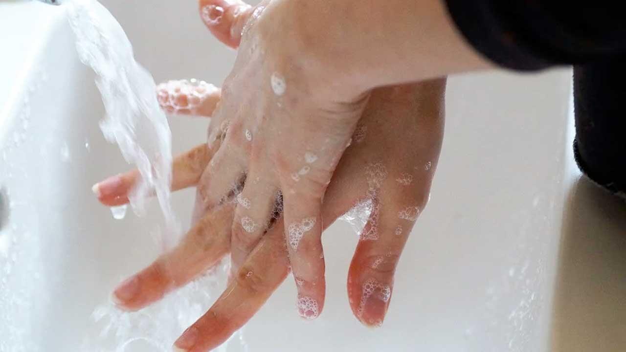 Beste Desinfektionsmittel-Alternative: Gründliches Händewaschen Beste Desinfektionsmittel-Alternative: Gründliches Händewaschen