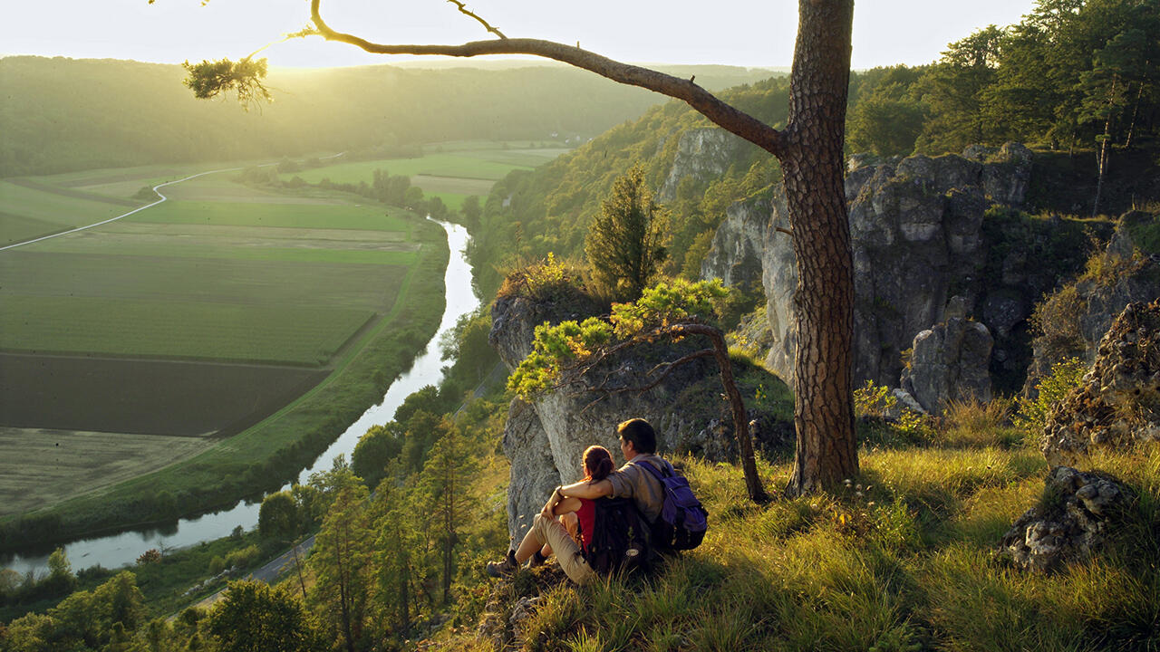 Großartige Weite am Naturpark Altmühltal Fernwanderweg in Bayern