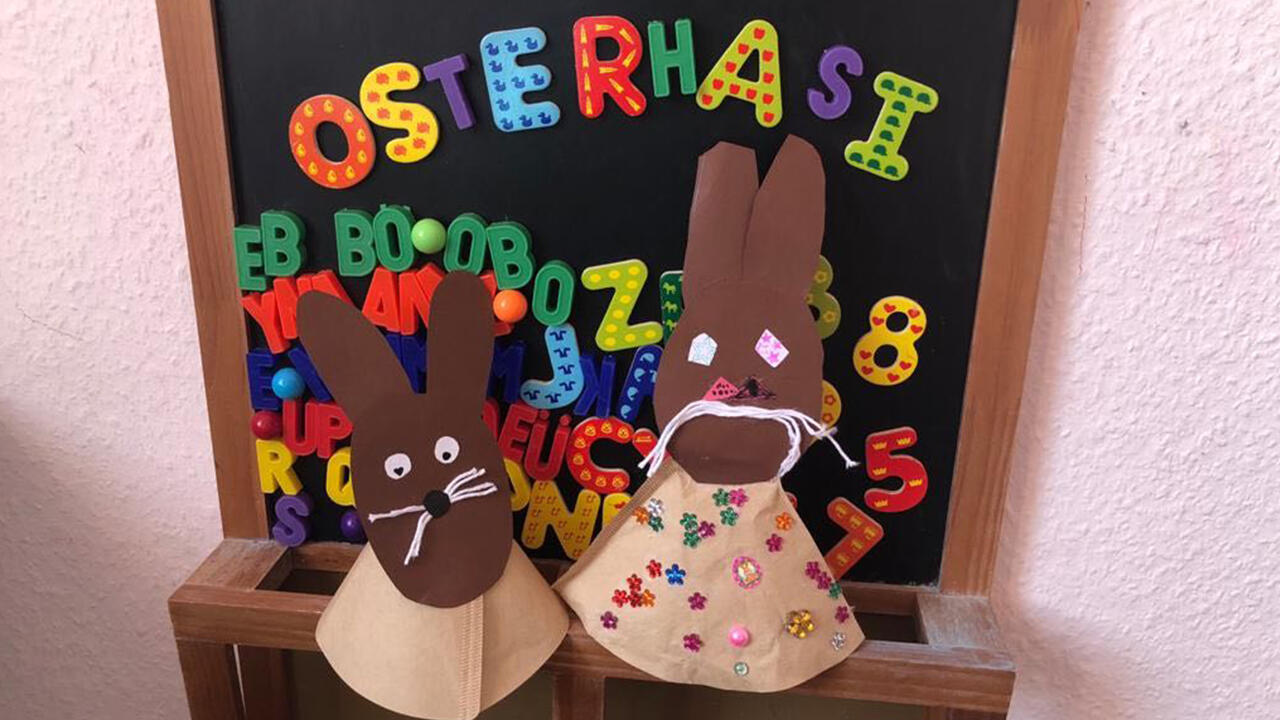 Oster-Deko in der Corona-Krise: Dieses Jahr wird in der Grundschule nicht gebastelt. Vergangenes Jahr war das noch anders. Oster-Deko in der Corona-Krise: Dieses Jahr wird in der Grundschule nicht gebastelt. Vergangenes Jahr war das noch anders.