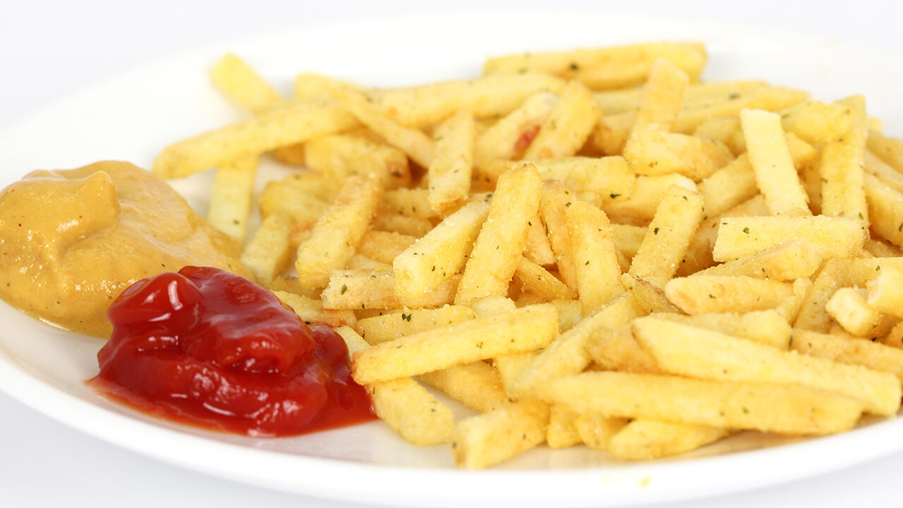 Ketchup wird gern zu Pommes gegessen. Wir haben 19 Produkte getestet, viele sind empfehlenswert. Ketchup wird gern zu Pommes gegessen. Wir haben 19 Produkte getestet, viele sind empfehlenswert.