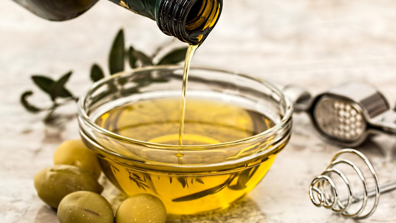 Kaltgepresstes Olivenöl: Gesund, aber nicht zum Braten geeignet