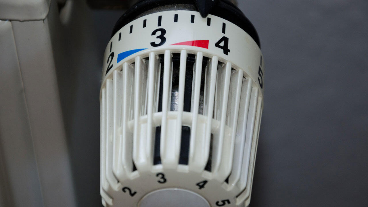 Um richtig zu heizen, müssen Sie das Thermostat richtig lesen – und natürlich beim Lüften herunterdrehen. Um richtig zu heizen, müssen Sie das Thermostat richtig lesen – und natürlich beim Lüften herunterdrehen.