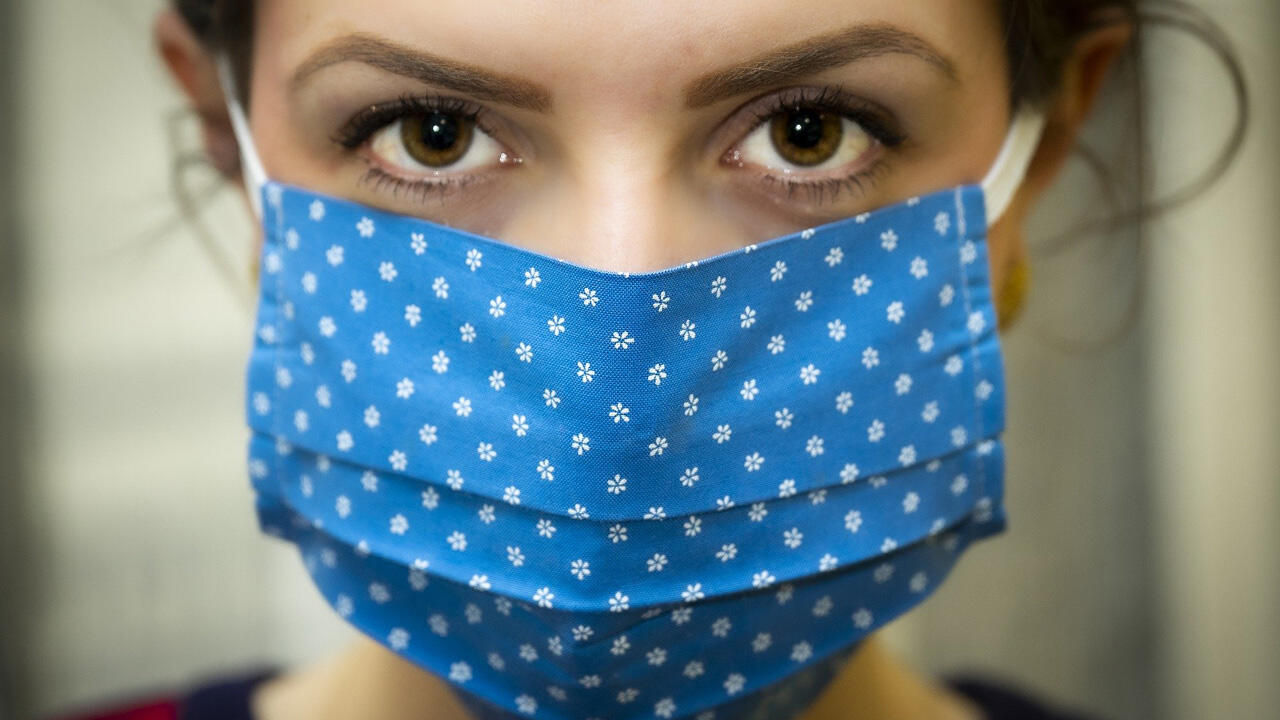 Schutzmasken sind hilfreich - aber nur, wenn sie richtig sitzen. Schutzmasken sind hilfreich - aber nur, wenn sie richtig sitzen.