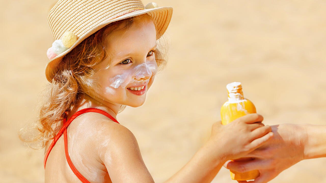 Sonnencreme für Babys und Kinder im Test: Welche Marken überzeugen? 