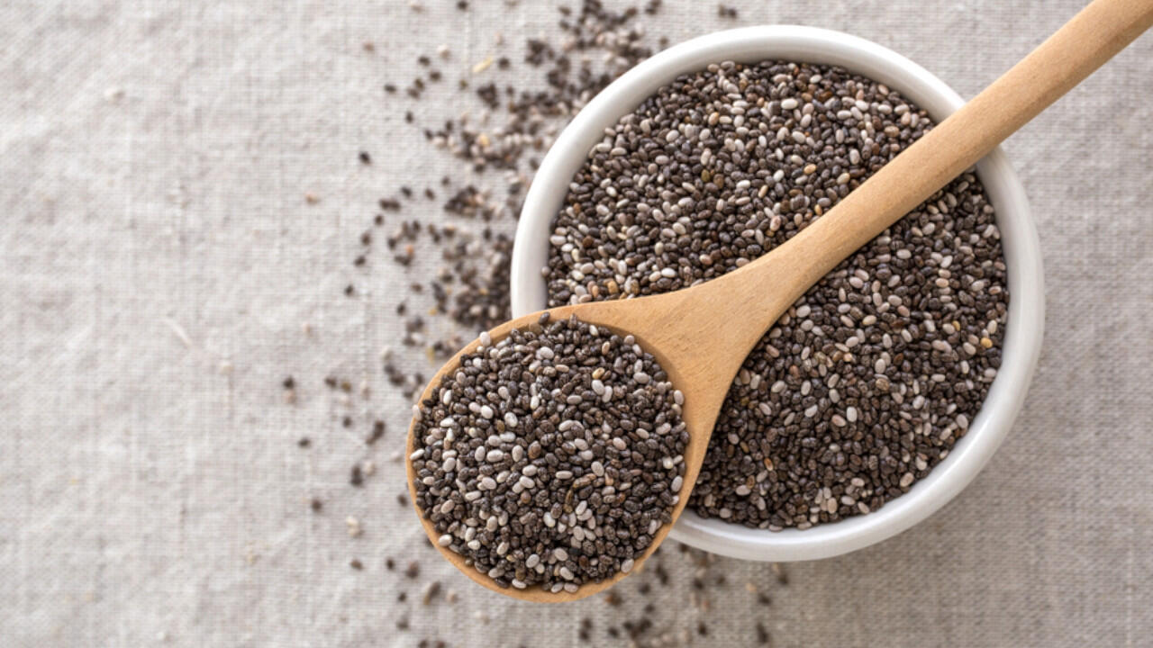 Chiasamen gelten als Superfood, da sie viele Antioxidantien und Ballaststoffe enthalten. Chiasamen gelten als Superfood, da sie viele Antioxidantien und Ballaststoffe enthalten.