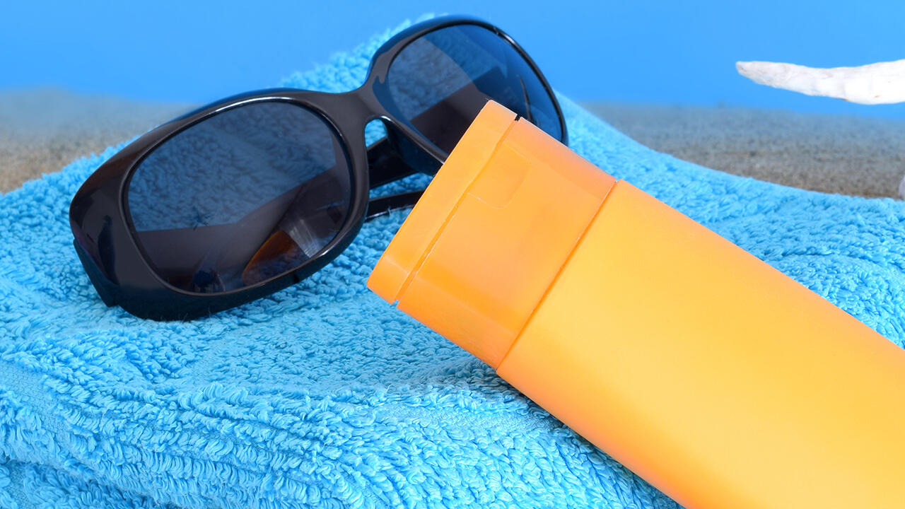 Sonnenschutz ist wichtig: Die Cremes schützen vor Sonnenbrand und beugen so Hautkrebs vor. 