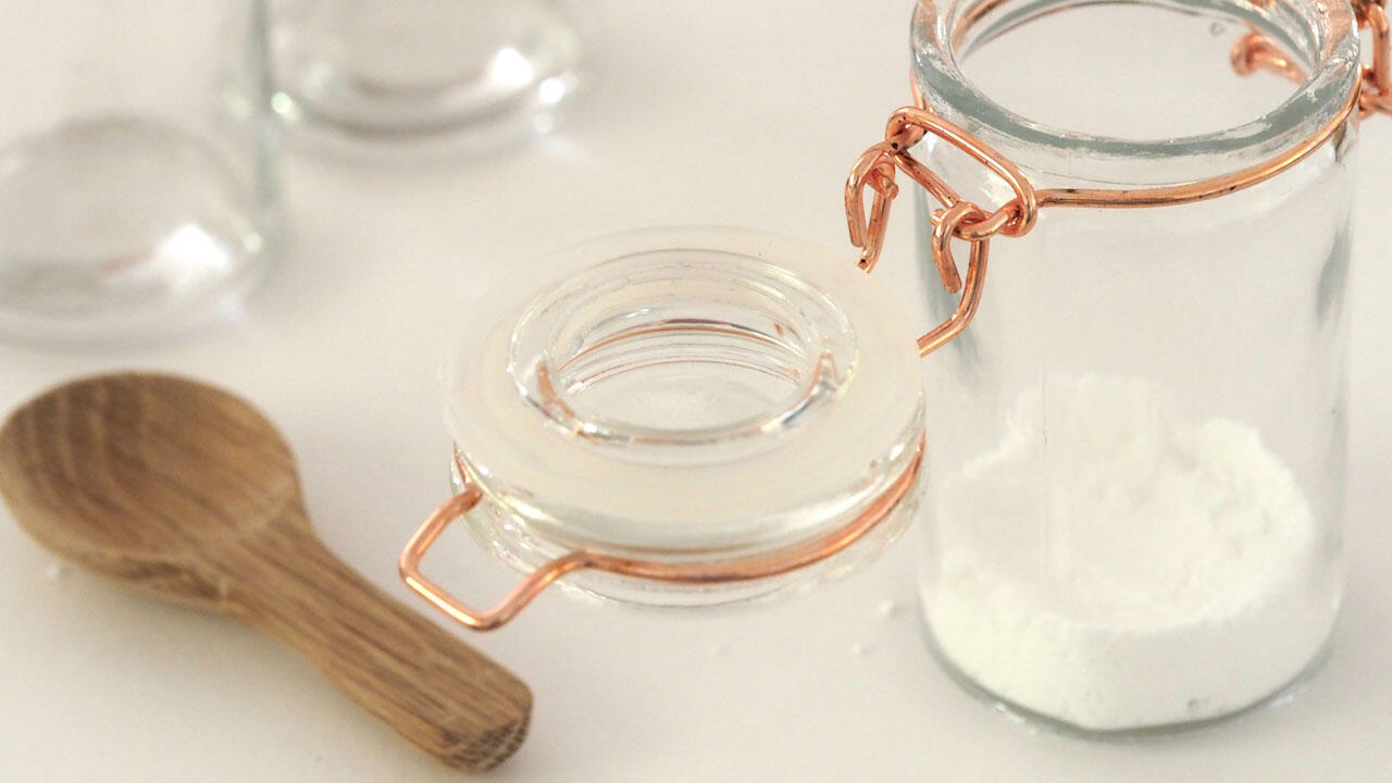 Sugaring: Dafür brauchen Sie nur Zucker, Wasser und Zitronensaft. Sugaring: Dafür brauchen Sie nur Zucker, Wasser und Zitronensaft.