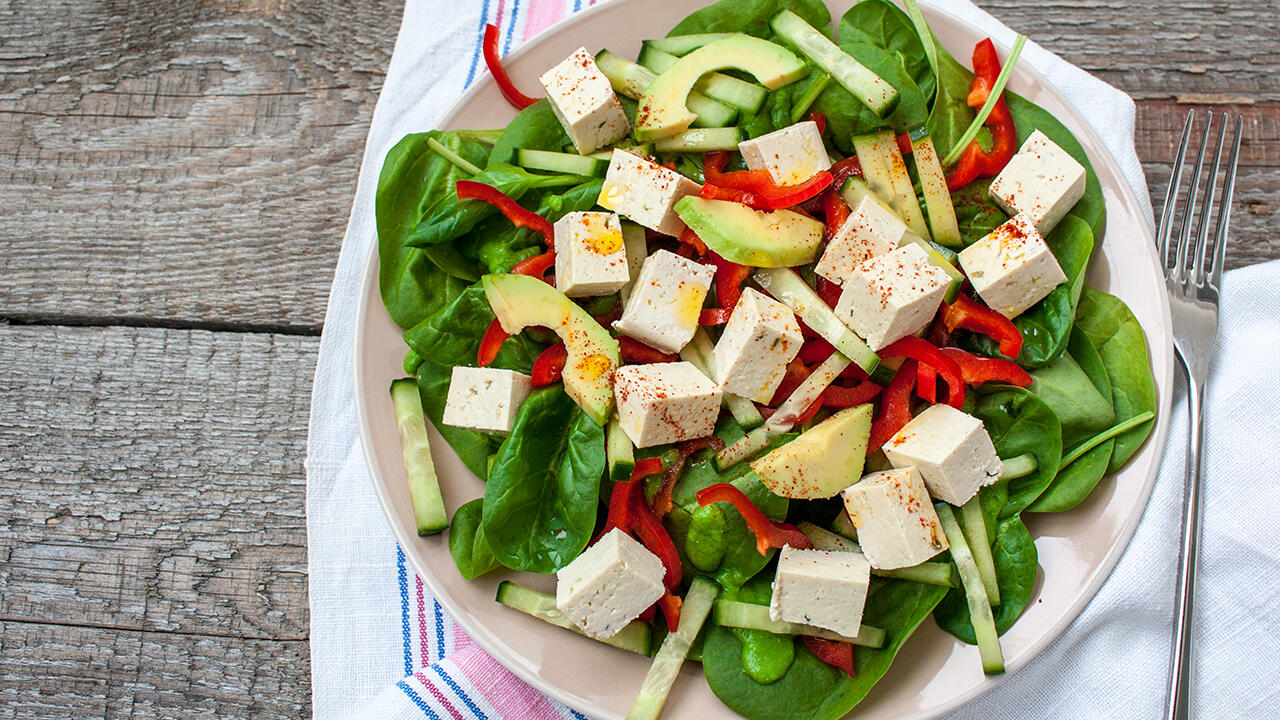 Tofu ist gesund und lässt sich vielfältig zubereiten. Umso erfreulicher ist es, dass viele Tofus im Test "sehr gut" sind. Tofu ist gesund und lässt sich vielfältig zubereiten. Umso erfreulicher ist es, dass viele Tofus im Test "sehr gut" sind.