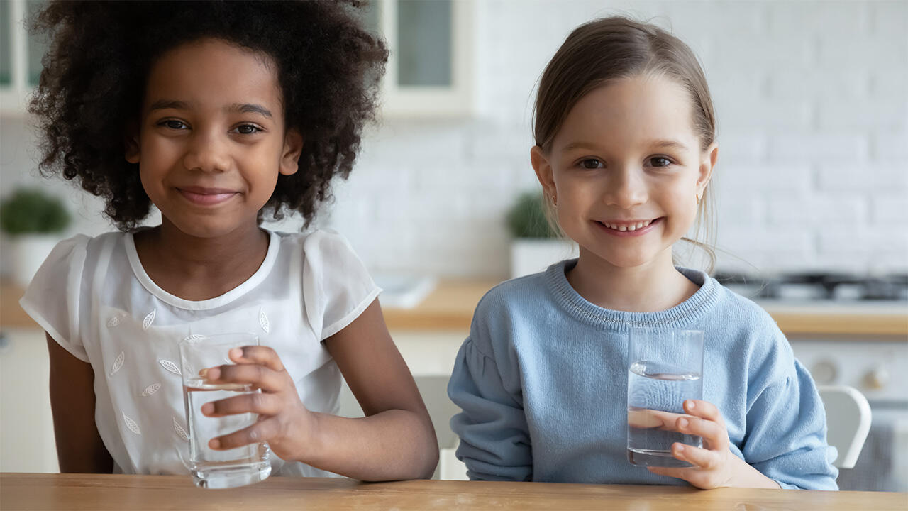 Stilles Wasser im Test: Verbraucher können zwischen 62 "sehr guten" und "guten" Wässern wählen.