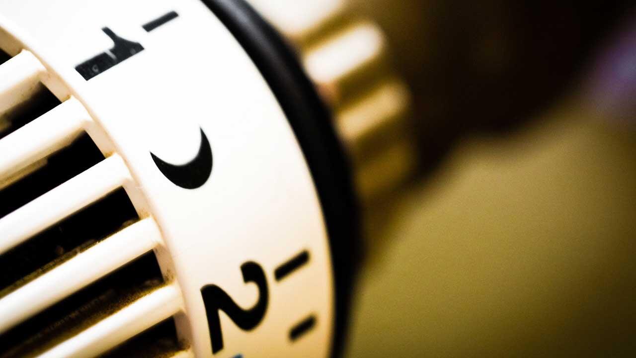 Einige Heizungsventile geben zumindest Hinweise darauf, welche Temperatur sich hinter welcher Einstellung "versteckt". Einige Heizungsventile geben zumindest Hinweise darauf, welche Temperatur sich hinter welcher Einstellung "versteckt".