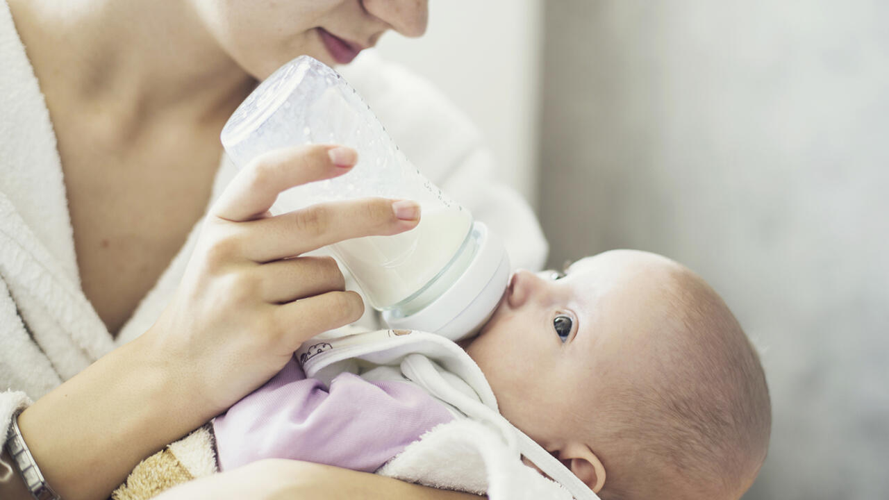 Milchpulver Fläschchen- und Milchgetränkezubereiter Schneller Kocher Blau Wachstumsmilch Muttermilch Milk Prep BÉABA Für Babys und Kinder Milchschokolade 