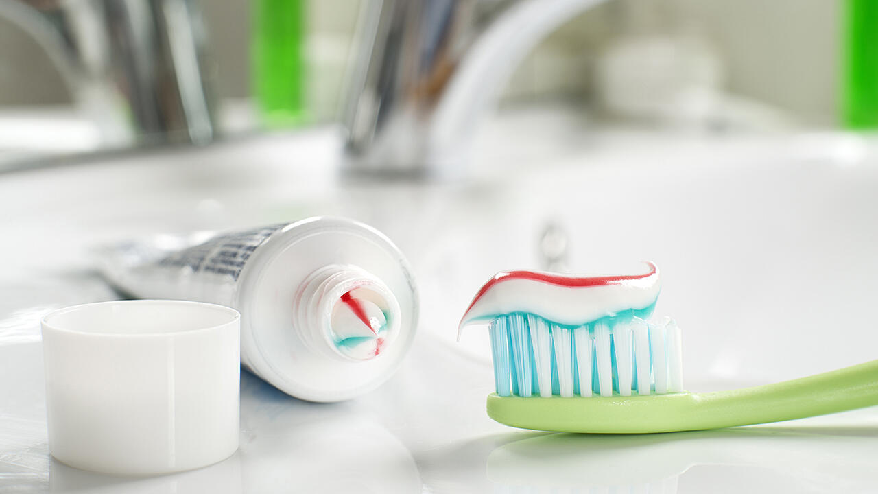 Zahnpasta im Test: Viele Zahncremes sind mit "sehr gut" empfehlenswert.