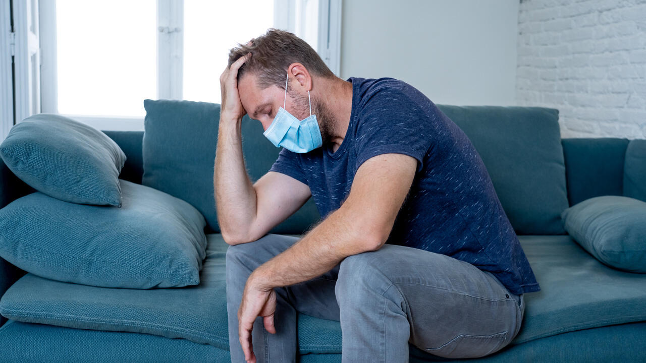 Quarantäne verursacht seelischen Stress, weil Sie Ihr Zuhause – bis auf sehr wenige Ausnahmen – nicht verlassen dürfen.