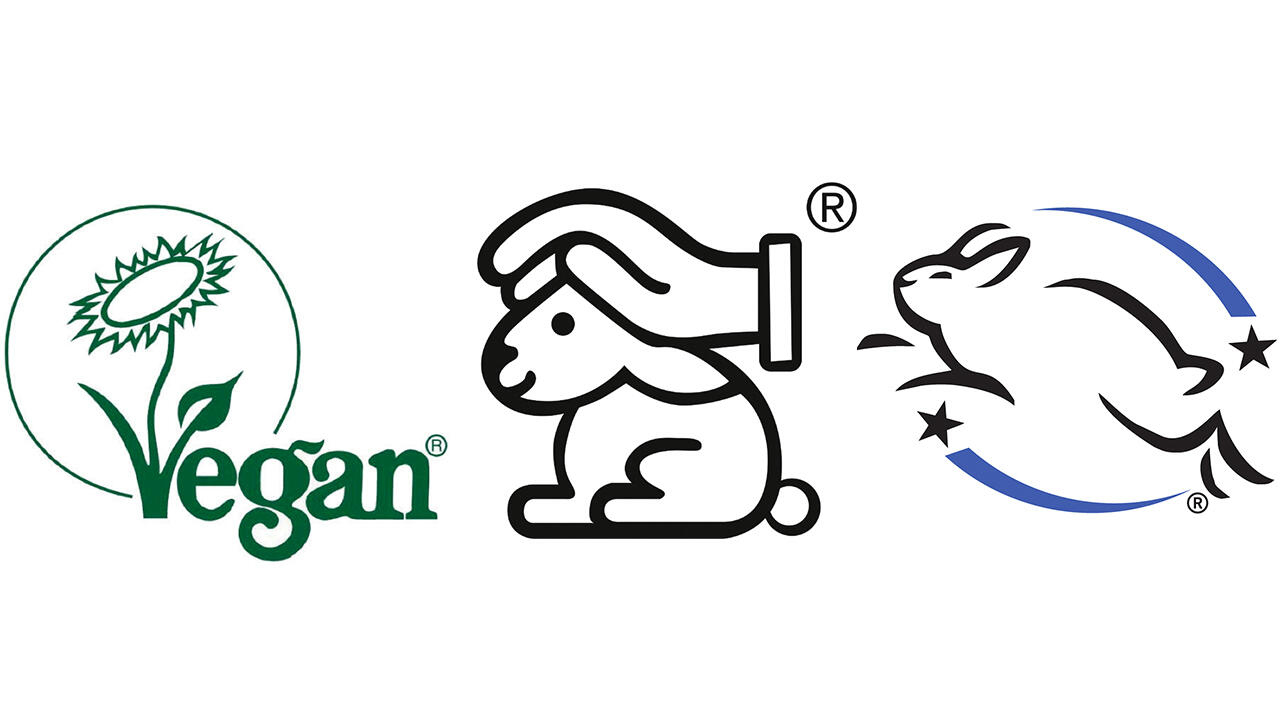 Veganblume, Hase mit der schützenden Hand und Leaping Bunny: So sehen die Labels aus. Veganblume, Hase mit der schützenden Hand und Leaping Bunny: So sehen die Labels aus.