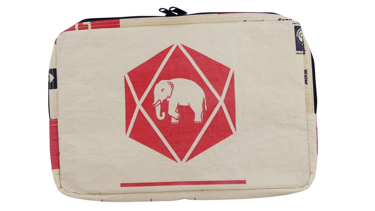 Nachhaltige Geschenke: Upcycling-Tasche aus ehemaligem Zementsack Nachhaltige Geschenke: Upcycling-Tasche aus ehemaligem Zementsack