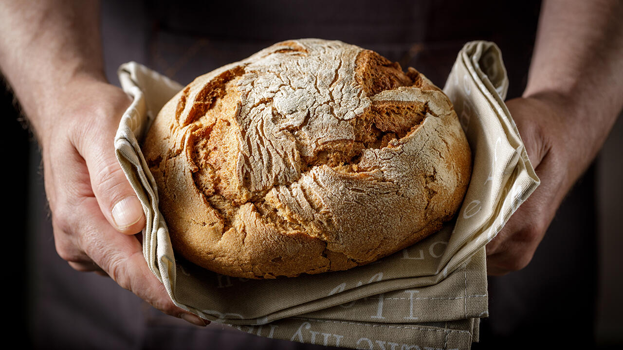 Brotbackmischungen im Test: Brot darf nicht zu lange und zu heiß gebacken werden - sonst kann Acrylamid entstehen.