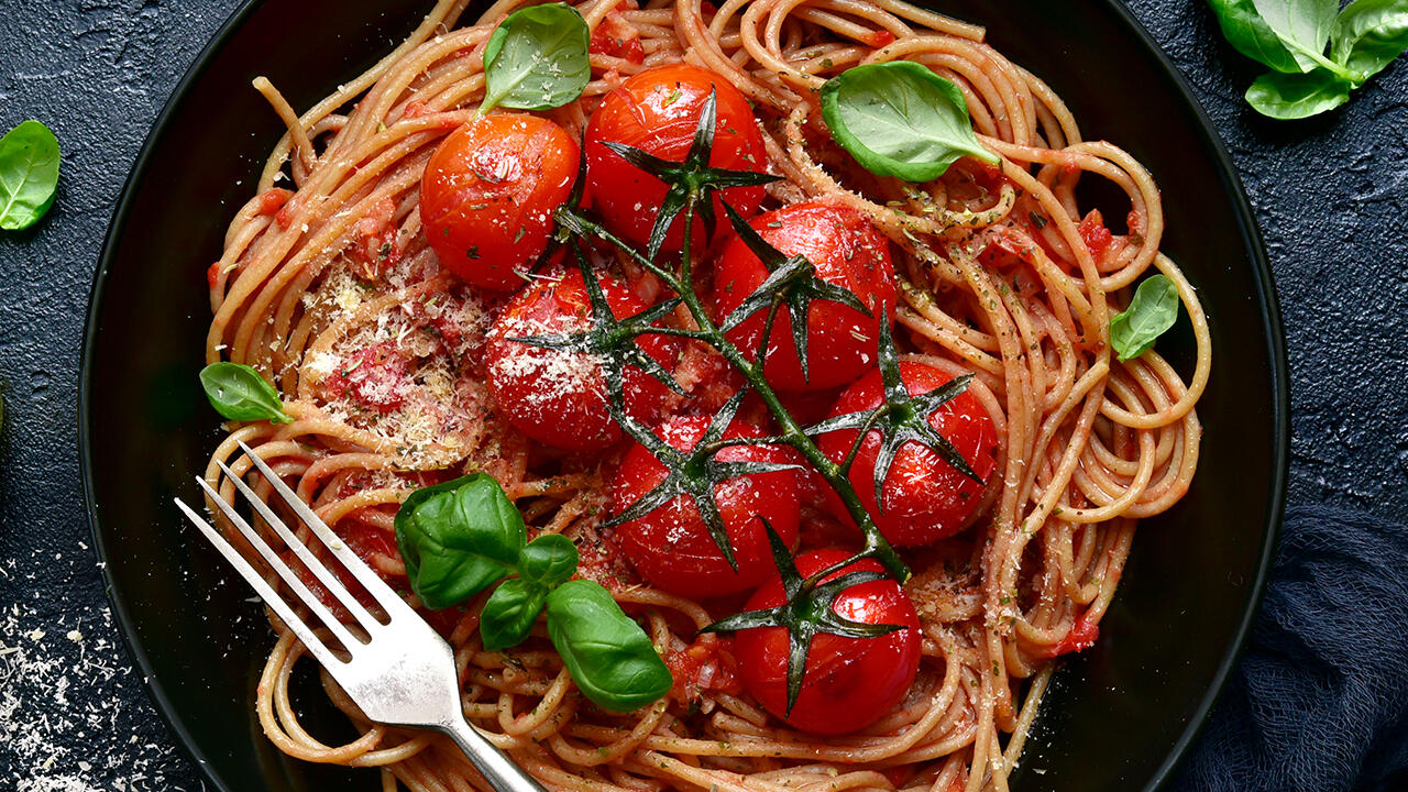 Schadstoffe und Geschmack standen im Mittelpunkt des Vollkornnudel-Tests. Das Ergebnis: Acht Packungen Vollkornspaghetti bewerten wir mit "sehr gut". Schadstoffe und Geschmack standen im Mittelpunkt des Vollkornnudel-Tests. Das Ergebnis: Acht Packungen Vollkornspaghetti bewerten wir mit "sehr gut".