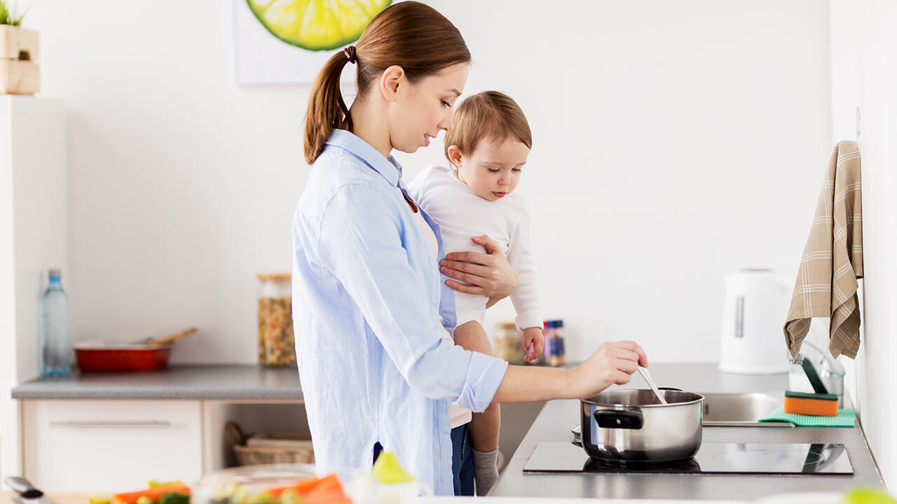Am gesündesten und nachhaltigsten ist es natürlich, den Babybrei selbst zu kochen.