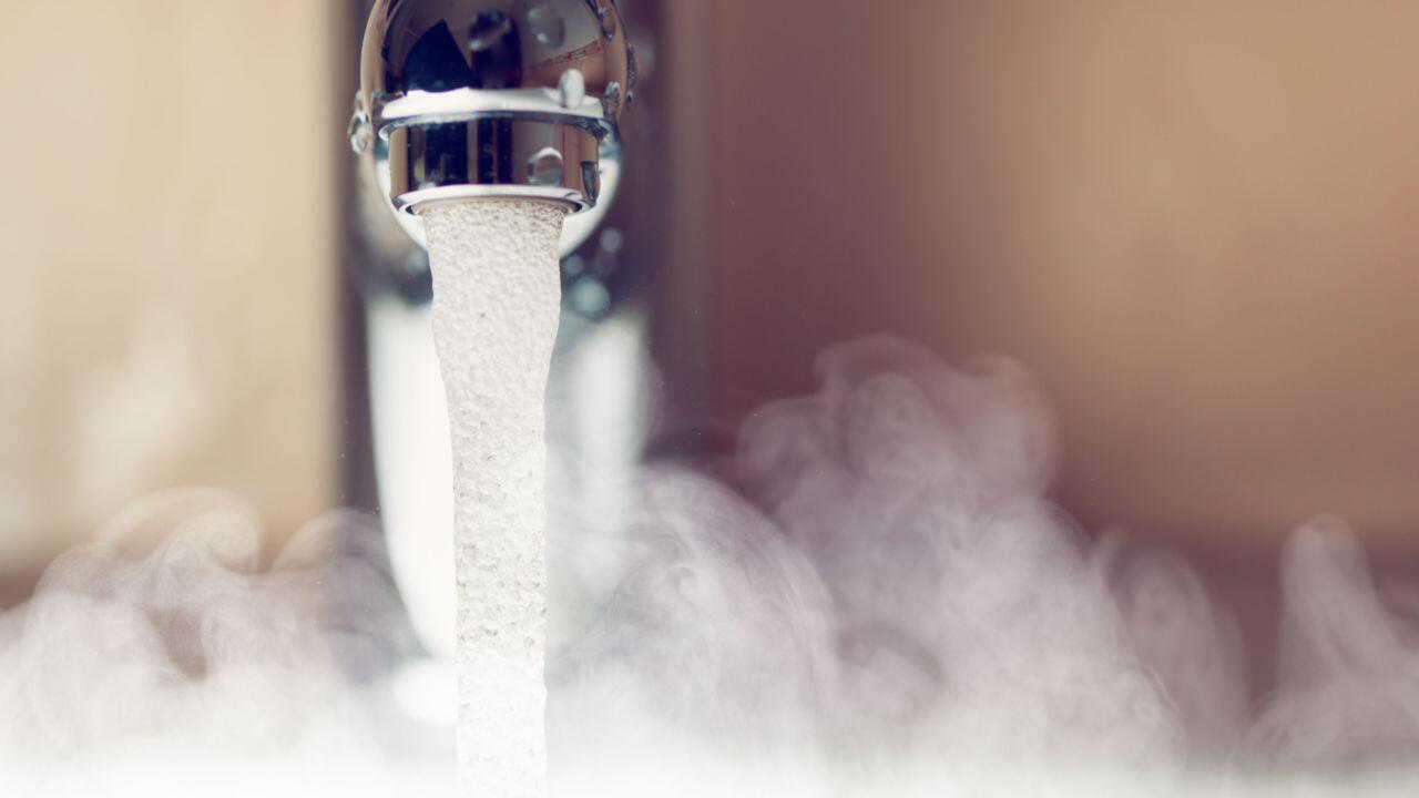 Warmwasser sparen: 4 Tipps, um weniger warmes Wasser zu verbrauchen